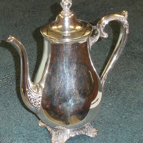 Victorian Rose WM Rogers & Son Silverplate Tea Pot Coffee Pitcher #1901 - GIFT! - Picture 4 of 9